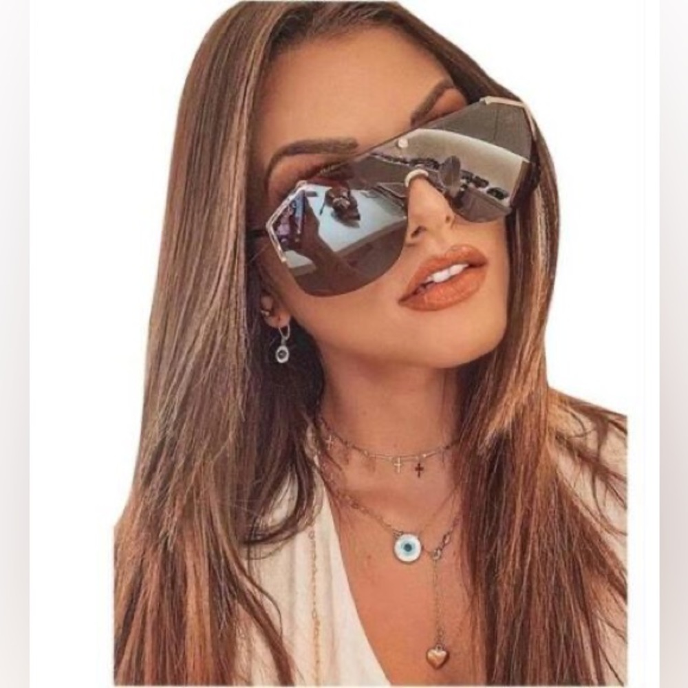 New! Authentic Gucci Shield sunglasses